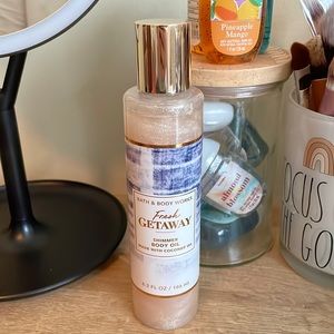 Brand new Bath and Body Works fresh getaway shimmer body oil